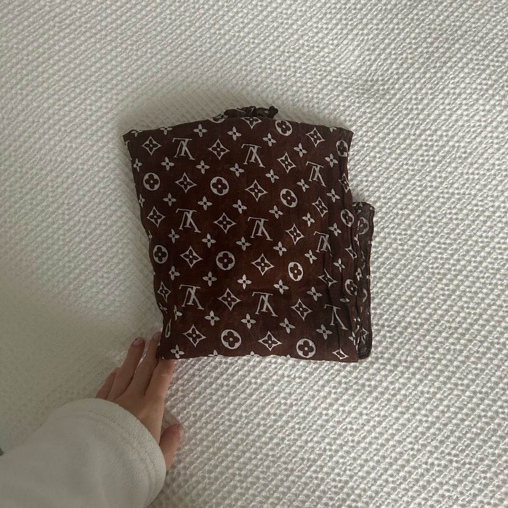 Brown Louis Vuitton Scarf